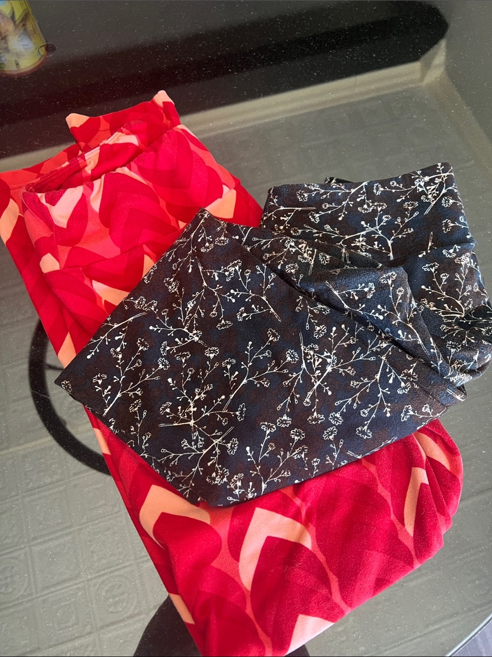 LuLaRoe Black Floral & Red Hearts Leggings Duo